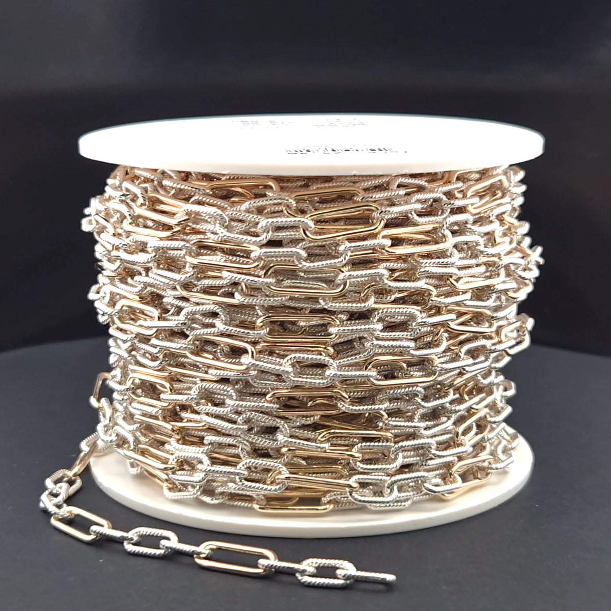 V307TT. Gold Filled and Silver Mixed Link Chain – Smooth Long Links and Twisted Short Links
