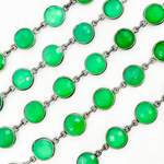 Load image into Gallery viewer, Green Onyx Round Shape Bezel Oxidized Wire Chain.