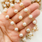 Load image into Gallery viewer, Peach Pearl Round Gold Plated Wire Chain.