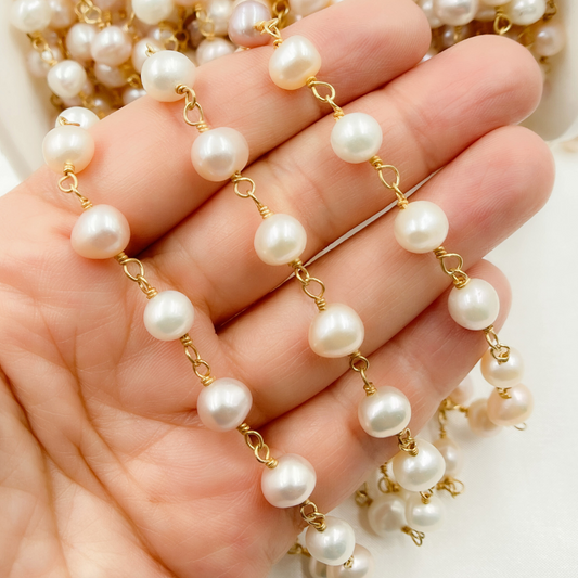 Peach Pearl Round Gold Plated Wire Chain.