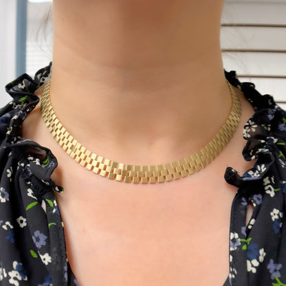 283/152. 14K Solid Gold Pattern Necklace