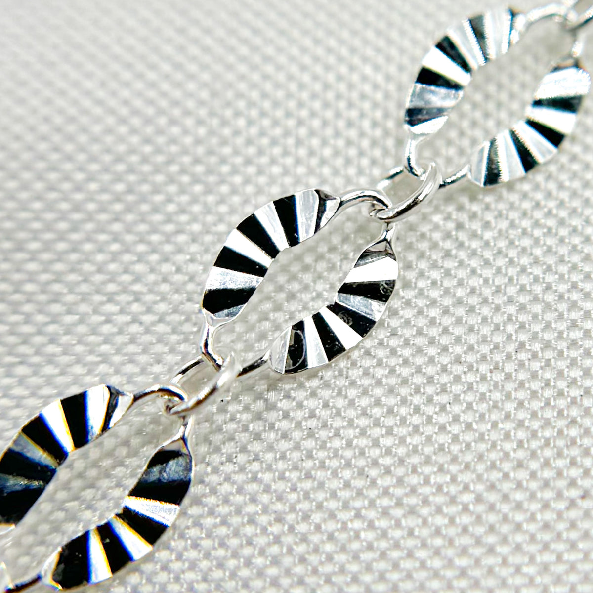 Sterling Silver Diamond Cut Marina Link Chain