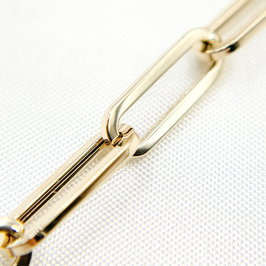 568/535/GBracelet. 14K Yellow Gold Hollow Flat Paperclip Bracelet