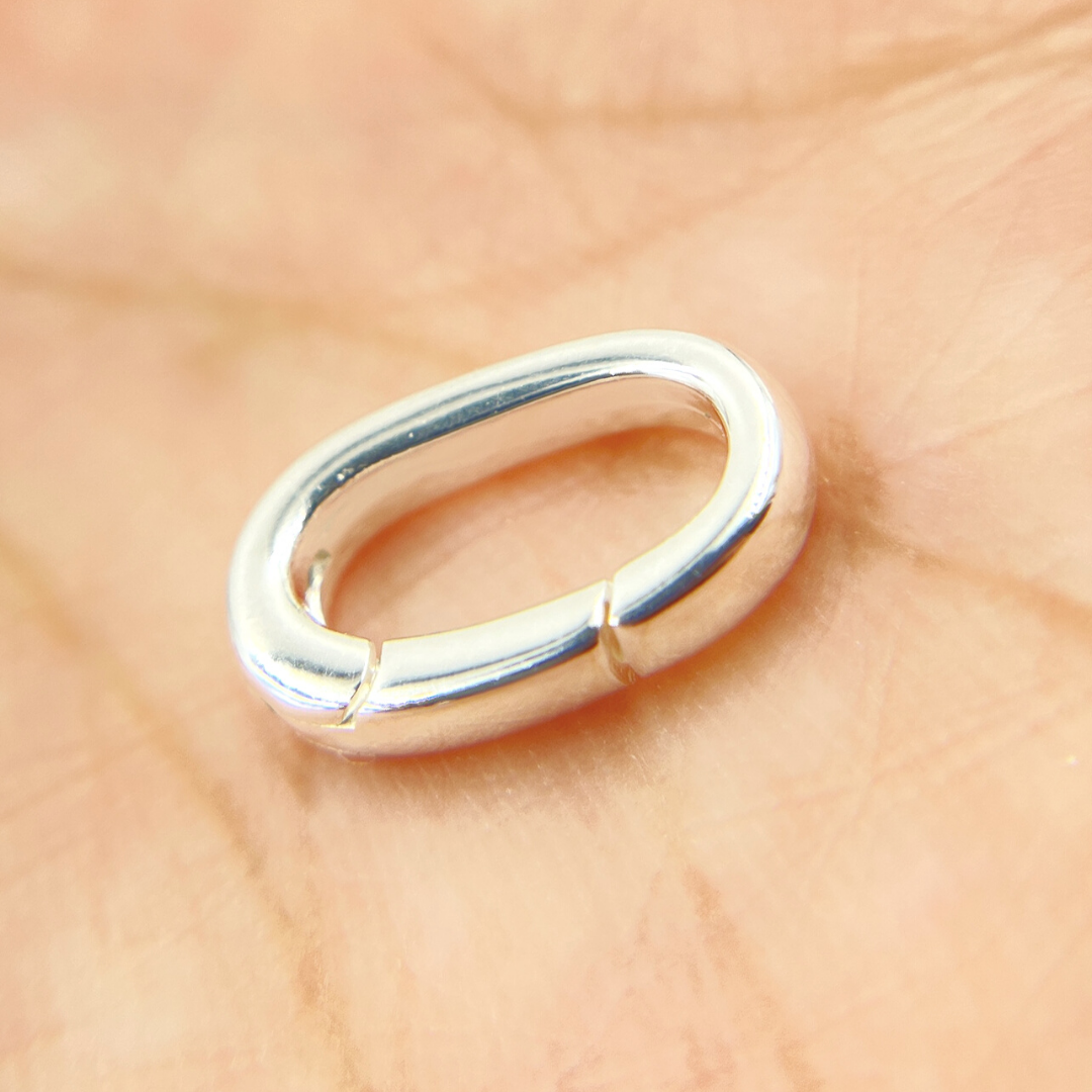 694. Sterling Silver Hollow Oval Clasp