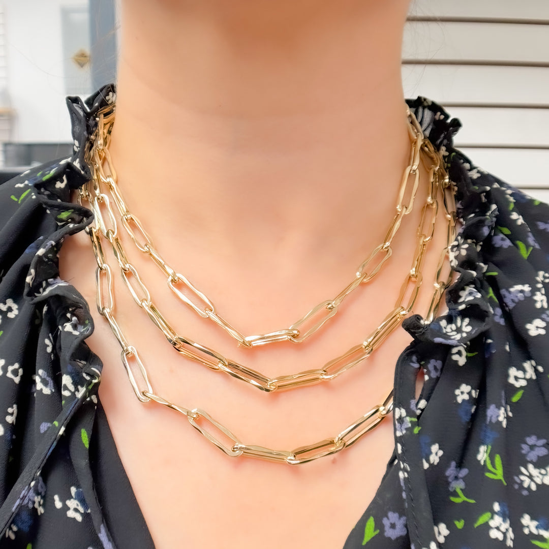 568/A041. 14K Solid Gold Hollow Flat Paperclip Link Necklace