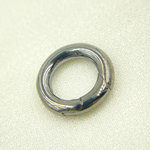 Load image into Gallery viewer, Black Rhodium 925 Sterling Silver Round Clasp 13mm. CHM05613
