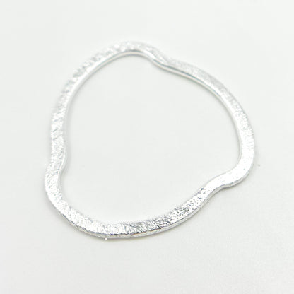SSBS13. 25MM White Sterling Silver Brushed Uneven Connector