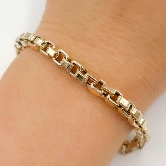 568/A311B. 14K Solid Gold Hollow Box Link Bracelet