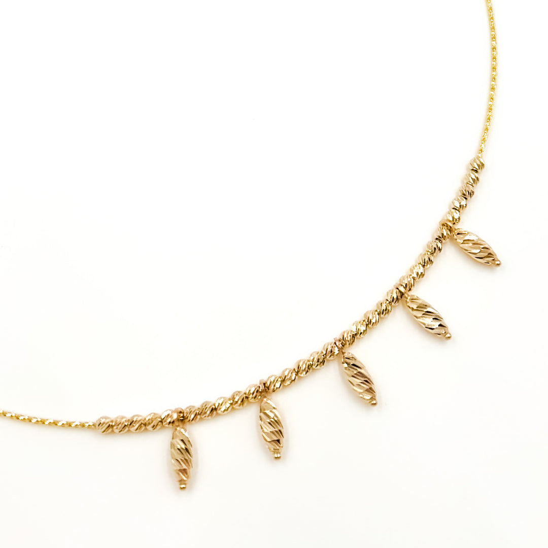 275/389. 14K Solid Gold Fancy Choker Necklace