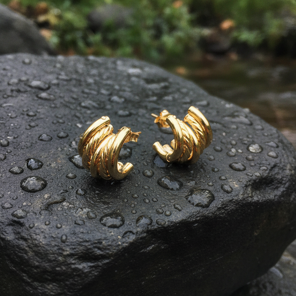 15850018845. 14K Solid Gold Smooth and Textured Ribbed Hollow Stud Earrings