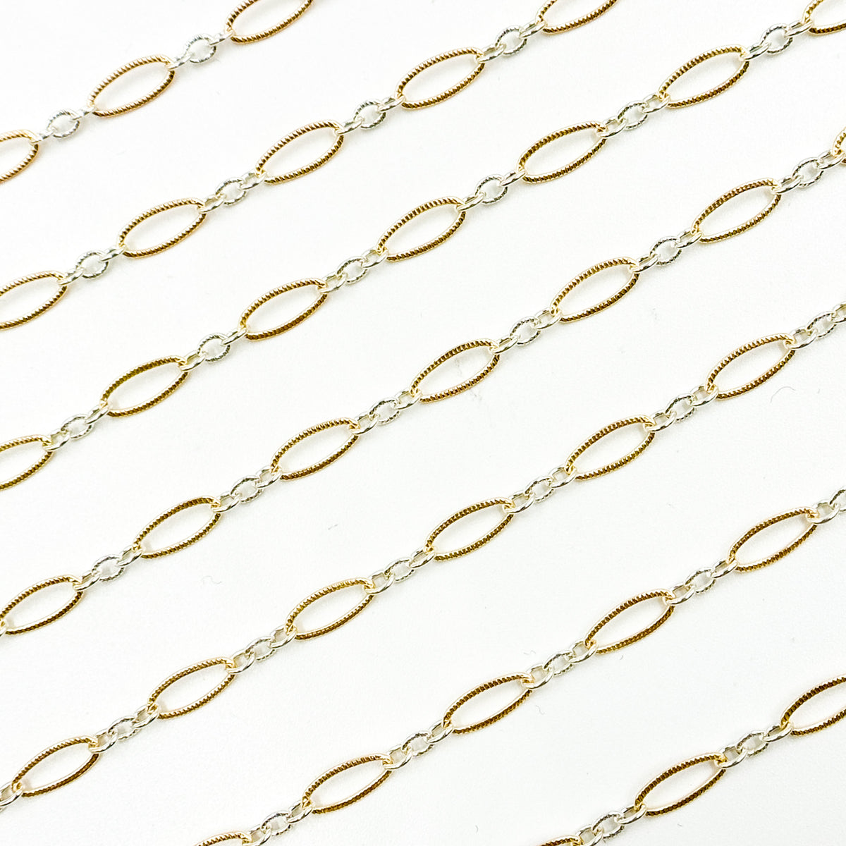 XM2131KTT. Two Tone Oval and Round Textured Links Chain