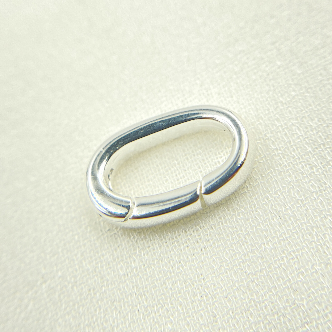 694. Sterling Silver Hollow Oval Clasp