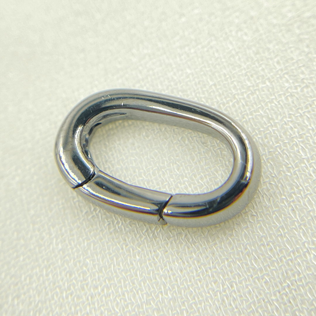 694. Sterling Silver Hollow Oval Clasp