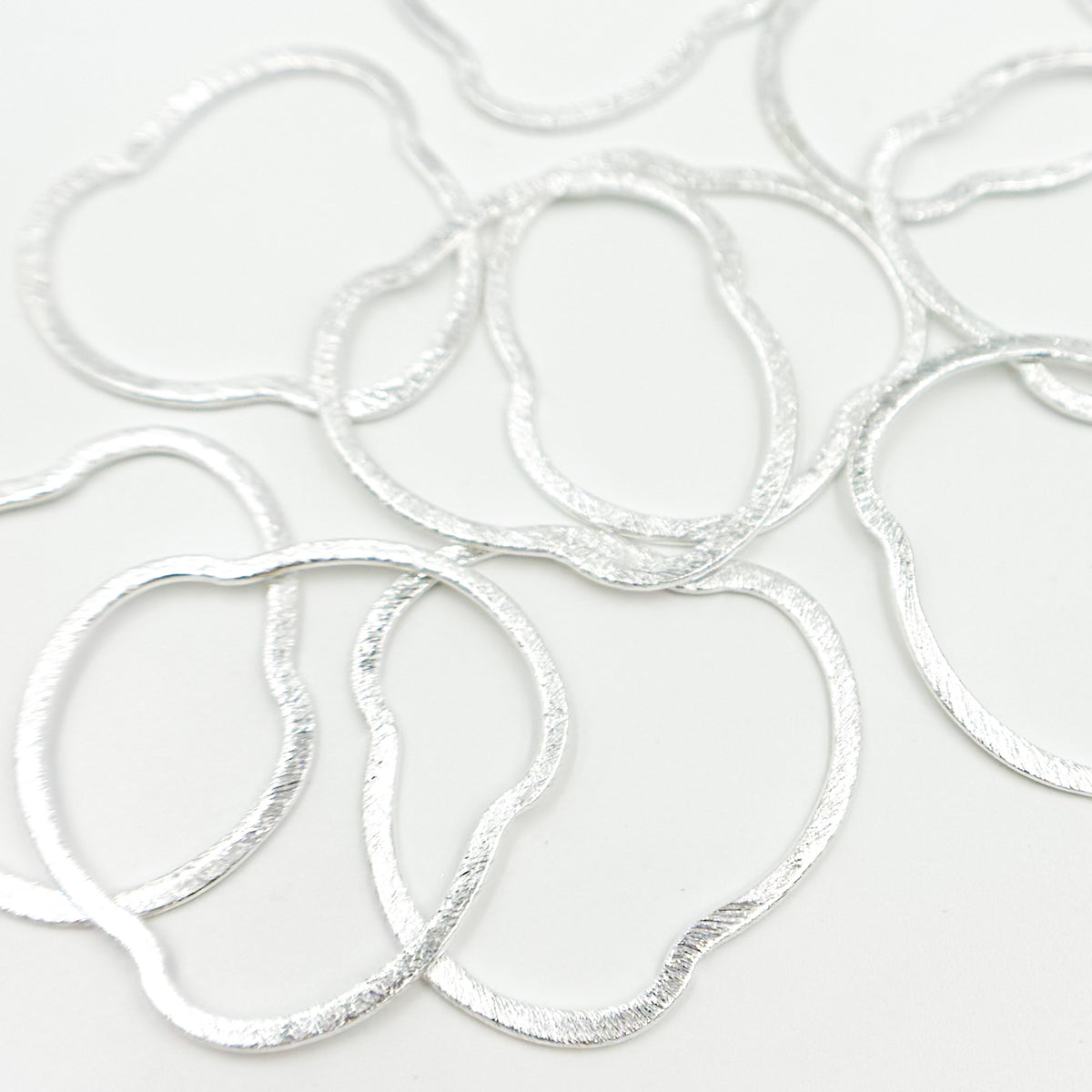 SSBS14. 30MM White Sterling Silver Brushed Uneven Connector