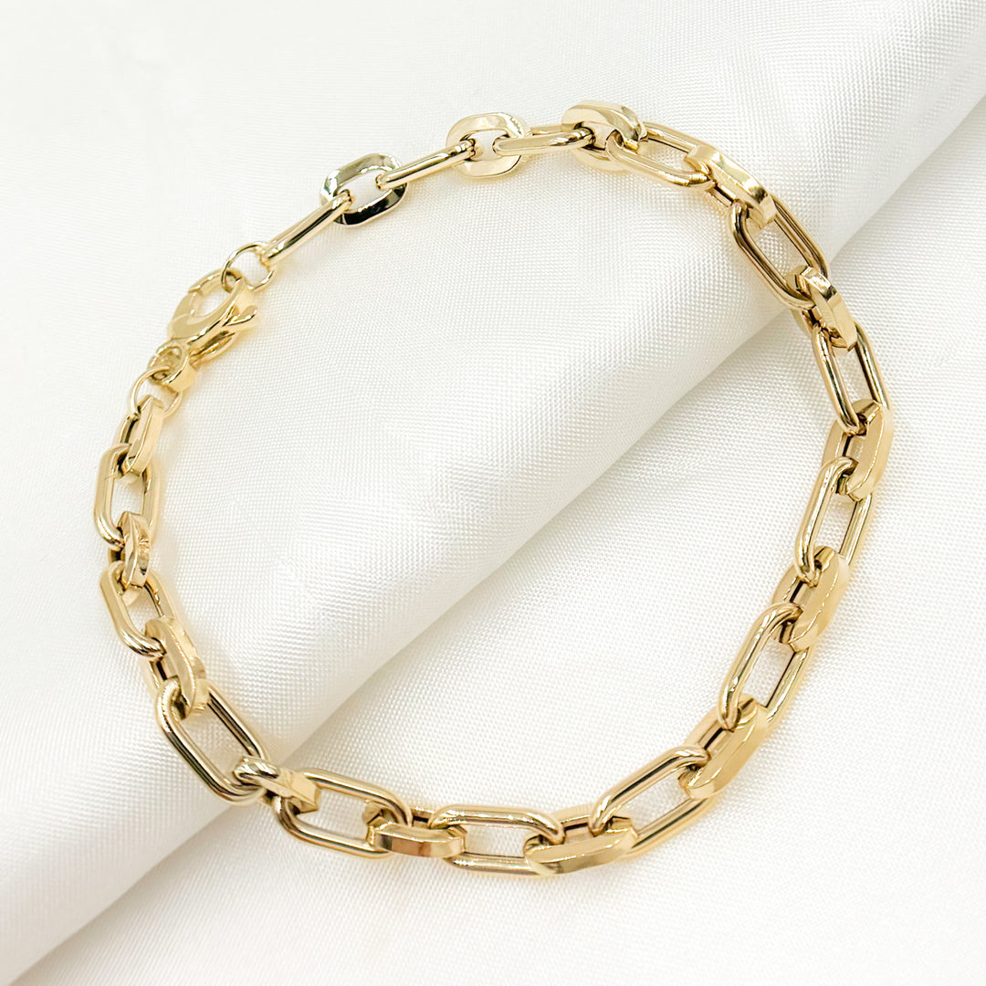 568/870/G Bracelet. 14K Yellow Gold Hollow Smooth and Flat Paperclip Bracelet