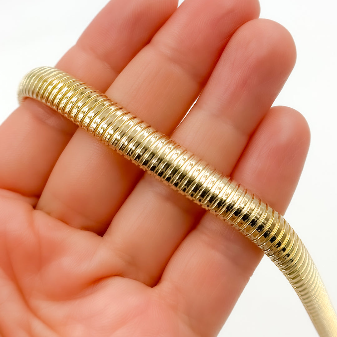 268/018. 14K Solid Gold Snake Necklace