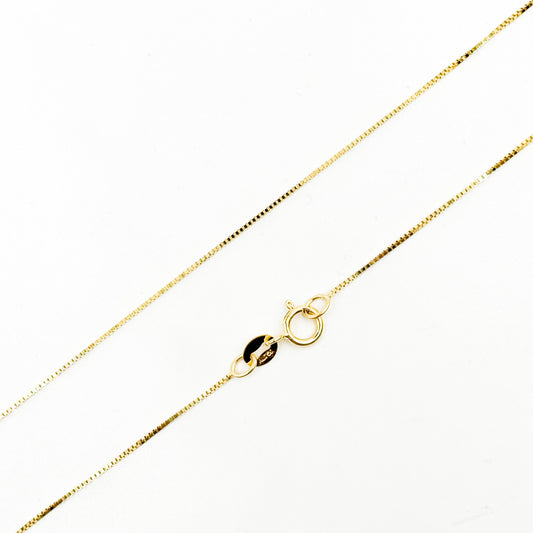 040VED18K. 18K Solid Gold Box Chain
