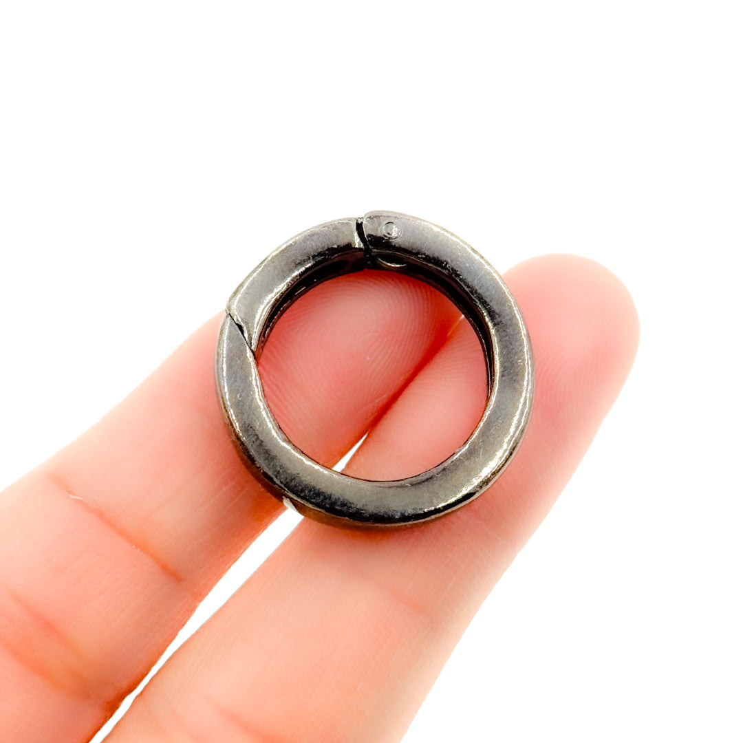 505BR. 23mm Black Rhodium Silver Round Clasp
