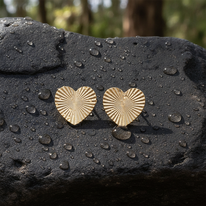 EFZ53562. 14K Solid Gold Heart Studs Earrings