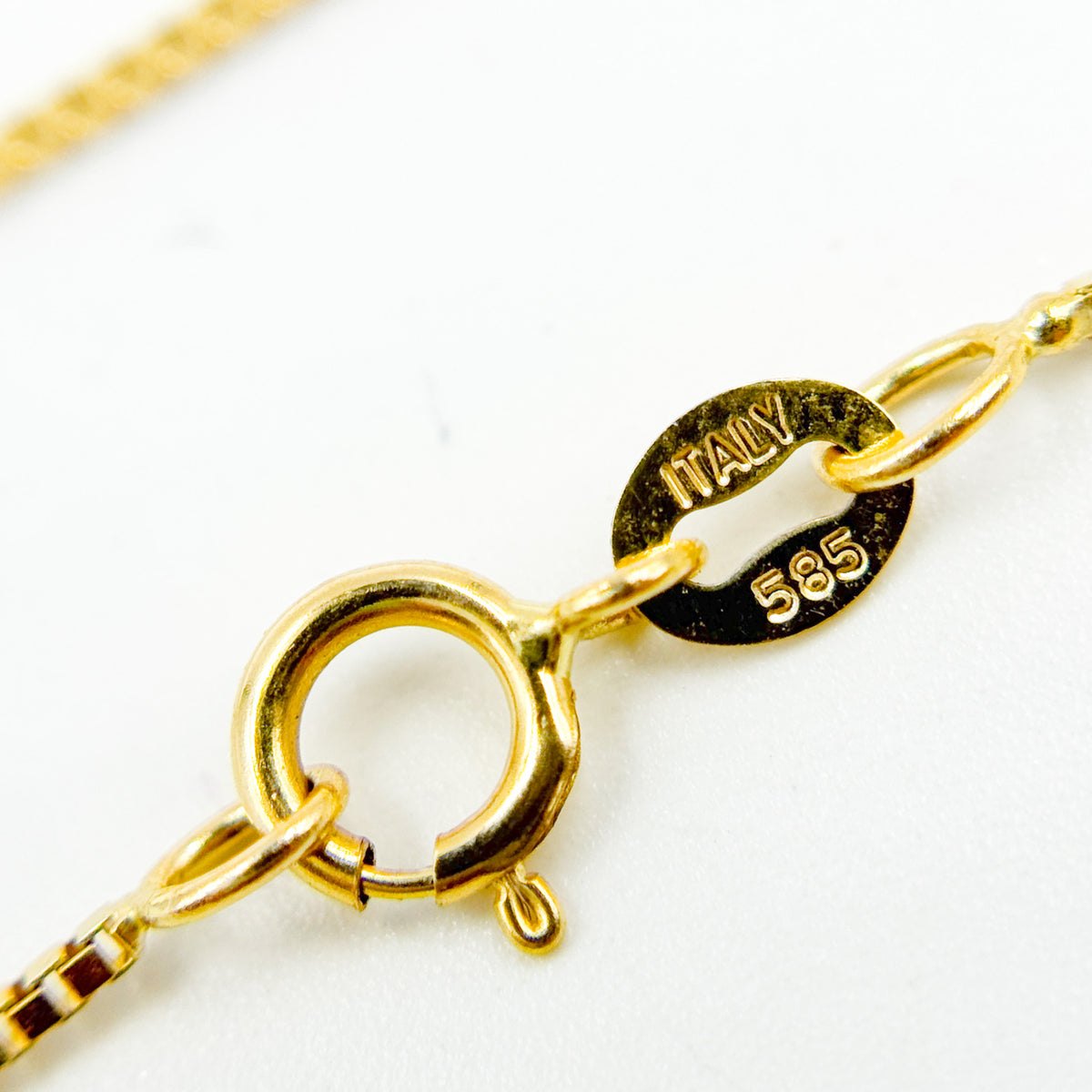 058VED. 14K Solid Gold Link Box Chain