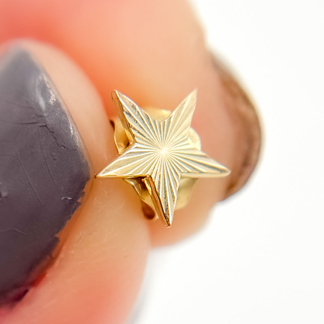 EFZ53581. 14K Solid Gold Star Stud Earrings