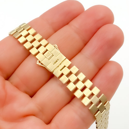 283/152B. 14K Solid Gold Pattern Bracelet