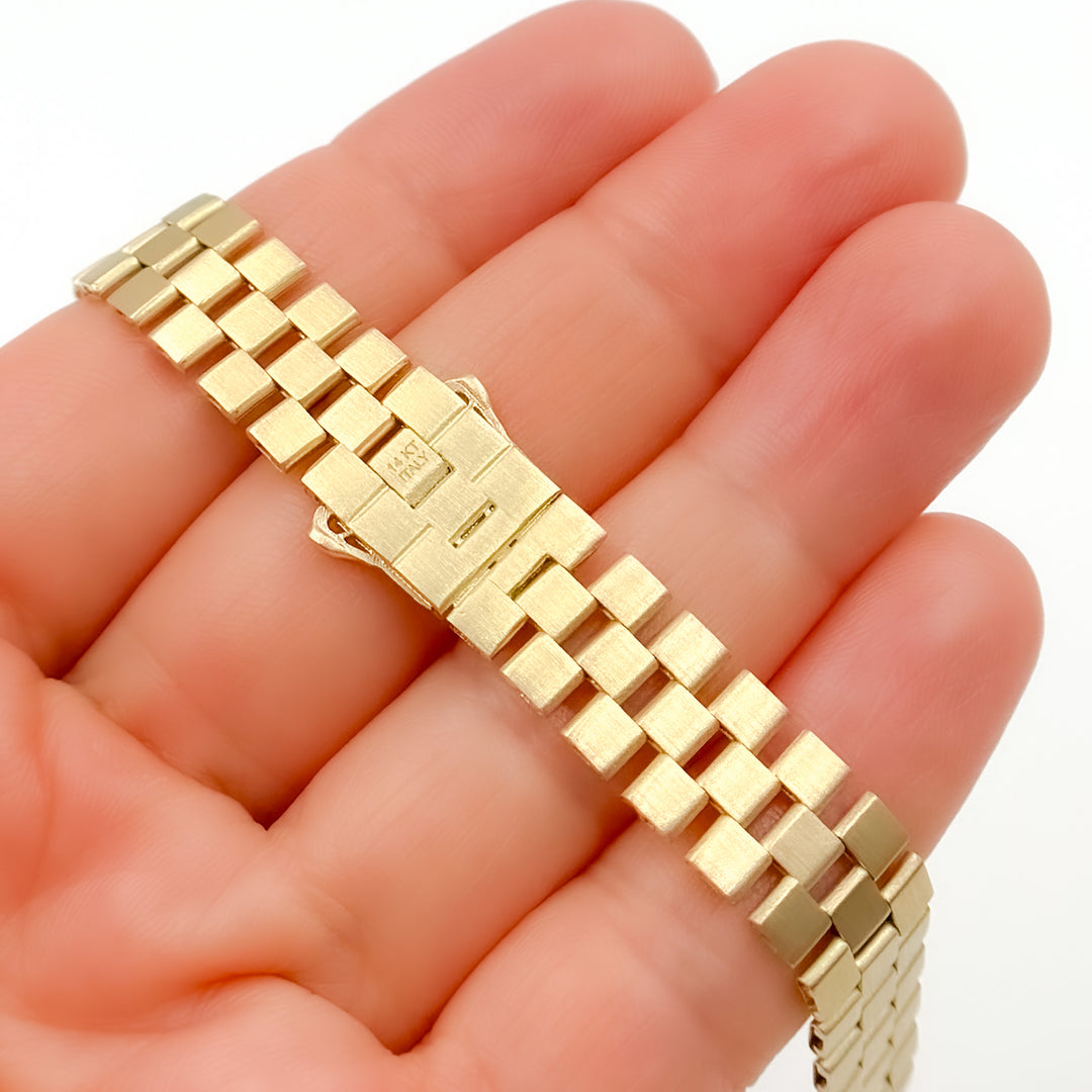 283/152B. 14K Solid Gold Pattern Bracelet