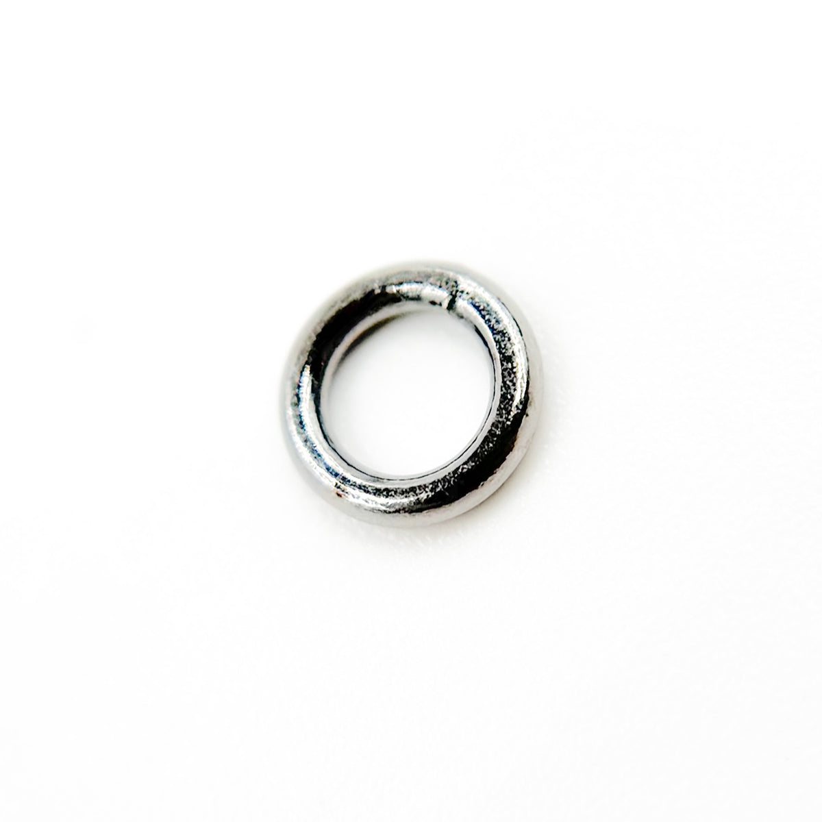 Black Rhodium Close Jump Ring