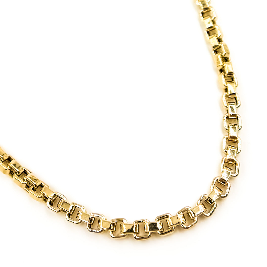 568/A311. 14K Solid Gold Hollow Box Link Necklace