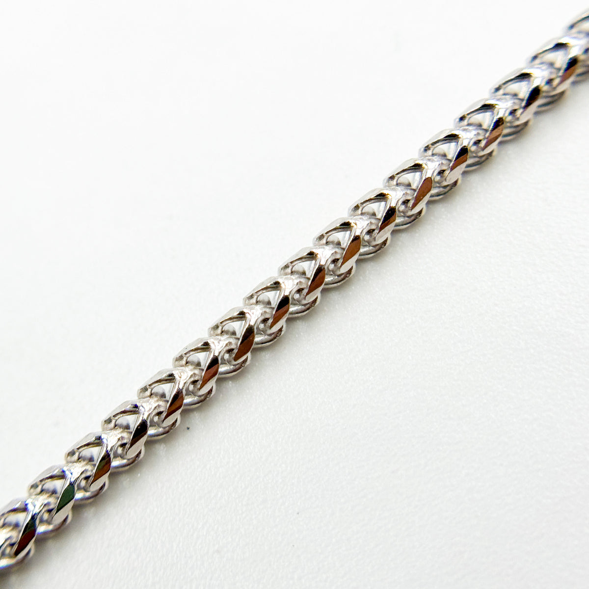 050FRDTL426WG. 14K White Solid Gold Franco Link Chain