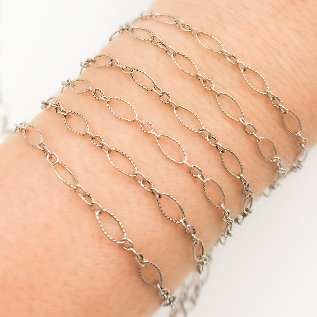 738TWOX. Oxidized Sterling Silver Hammered Oval and Smooth Round Links Chain