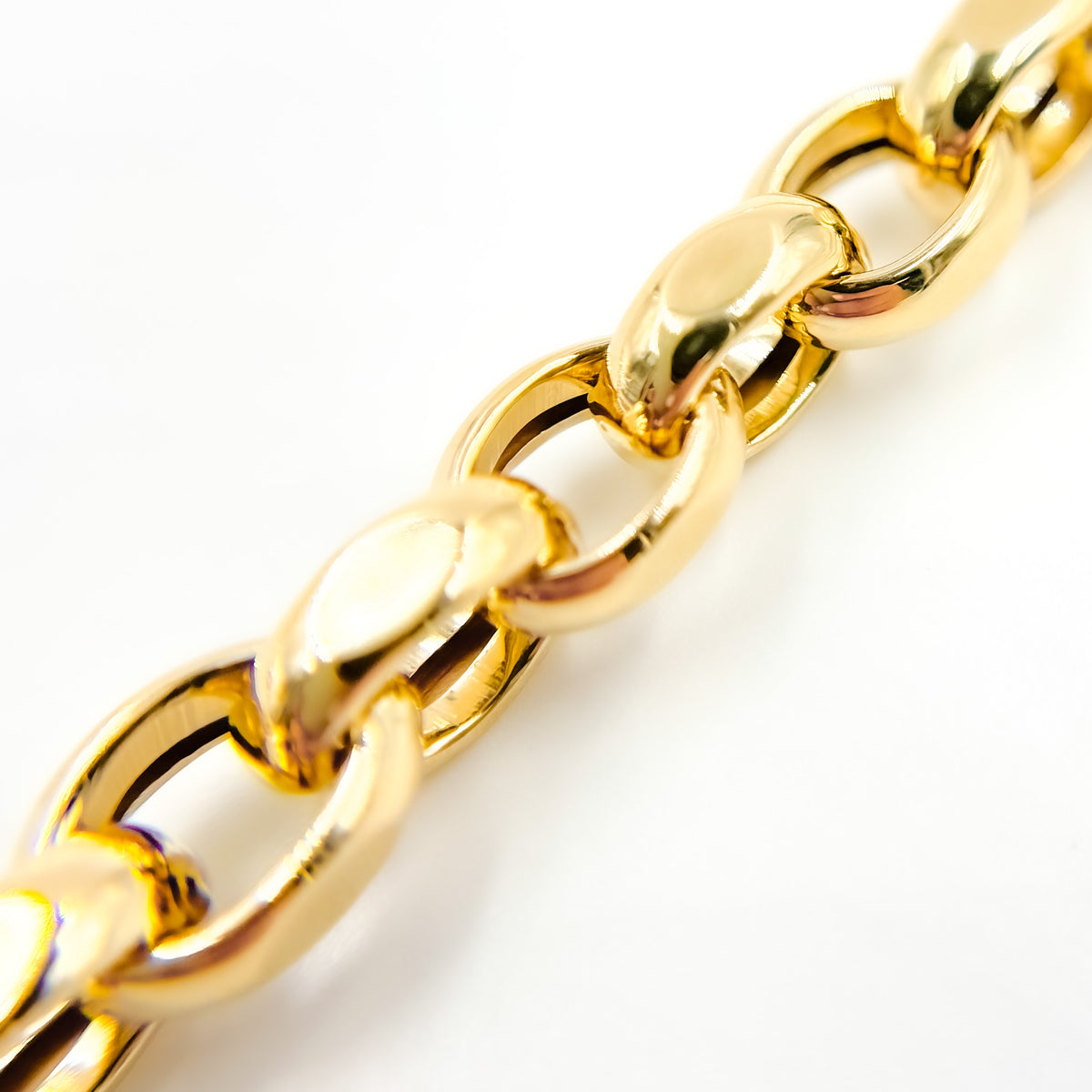 568/A140. 14K Solid Gold Hollow Flat Cable Link Necklace