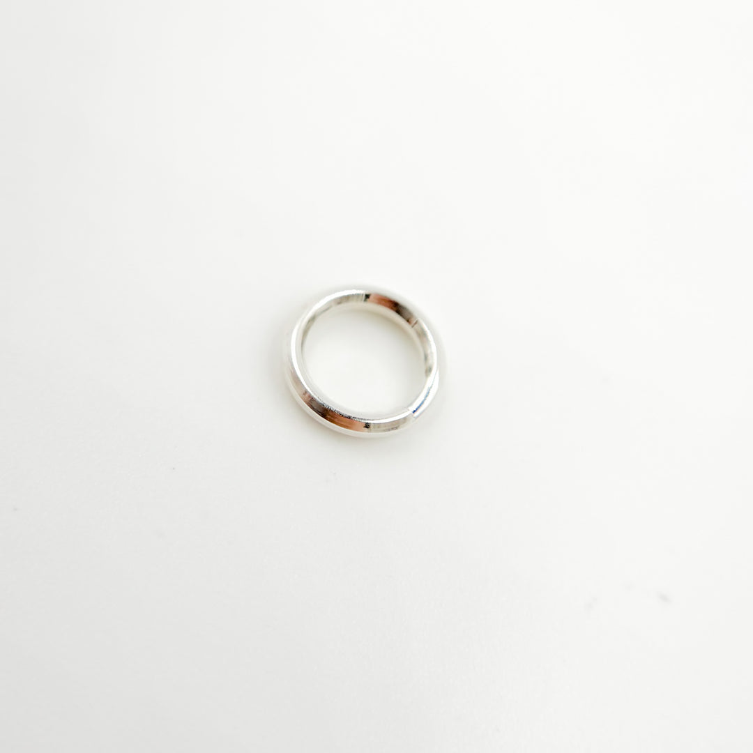 5002160A. 6MM White Silver Split Ring