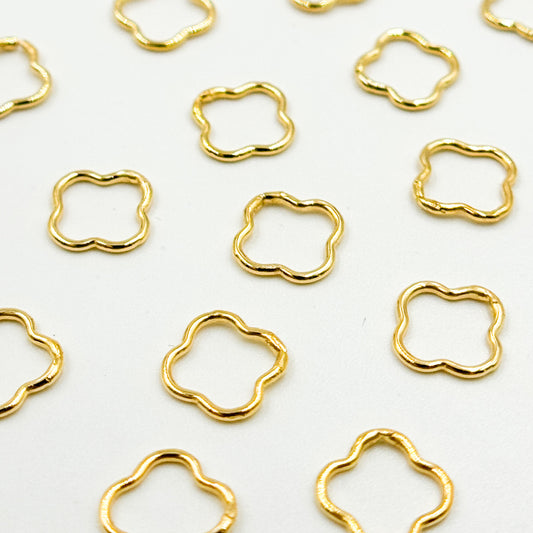 V293MGF. 14k Gold Filled Clover Charm