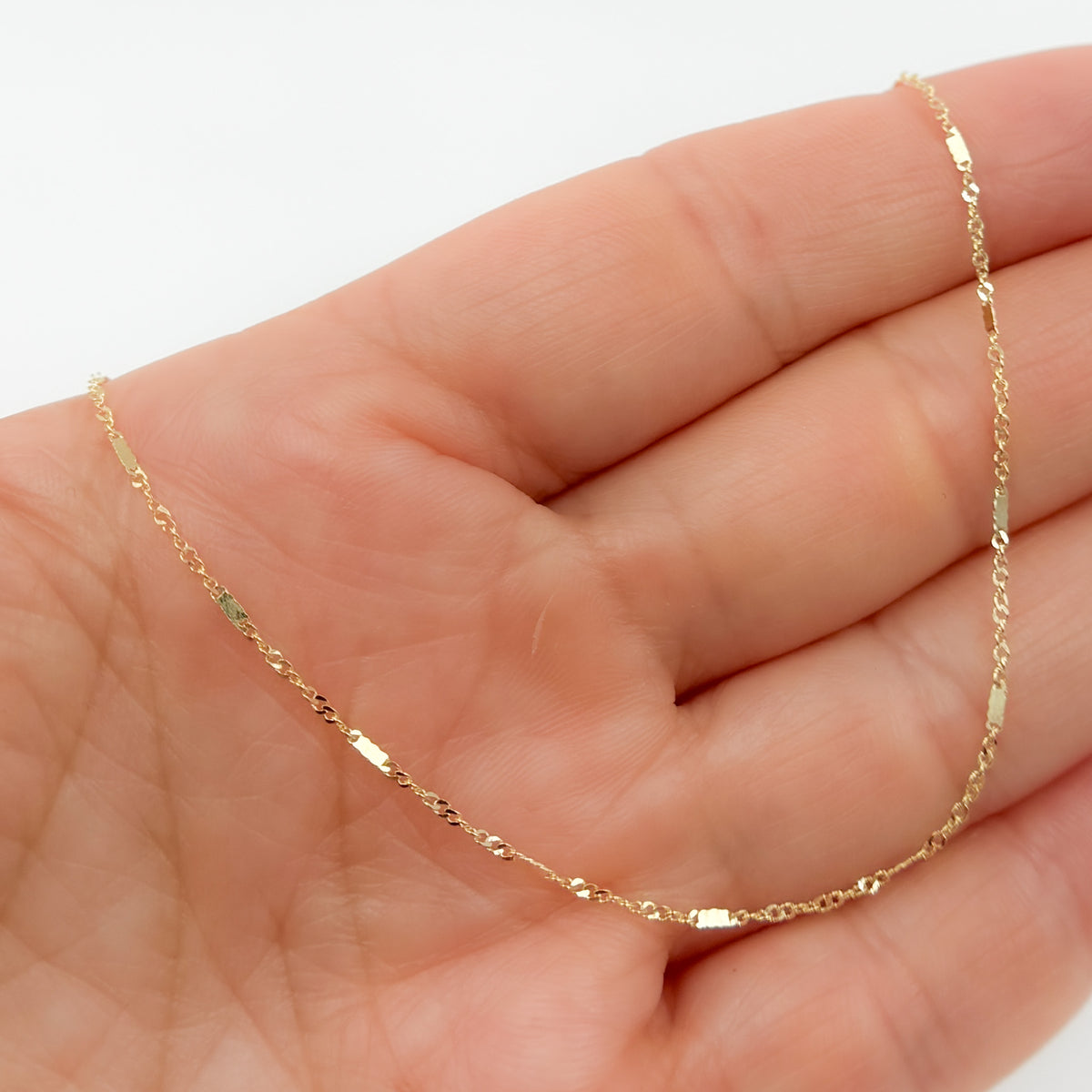 024GNBUSIT218K. 18K Yellow Solid Gold Flat Bar and Singapore Link Necklace