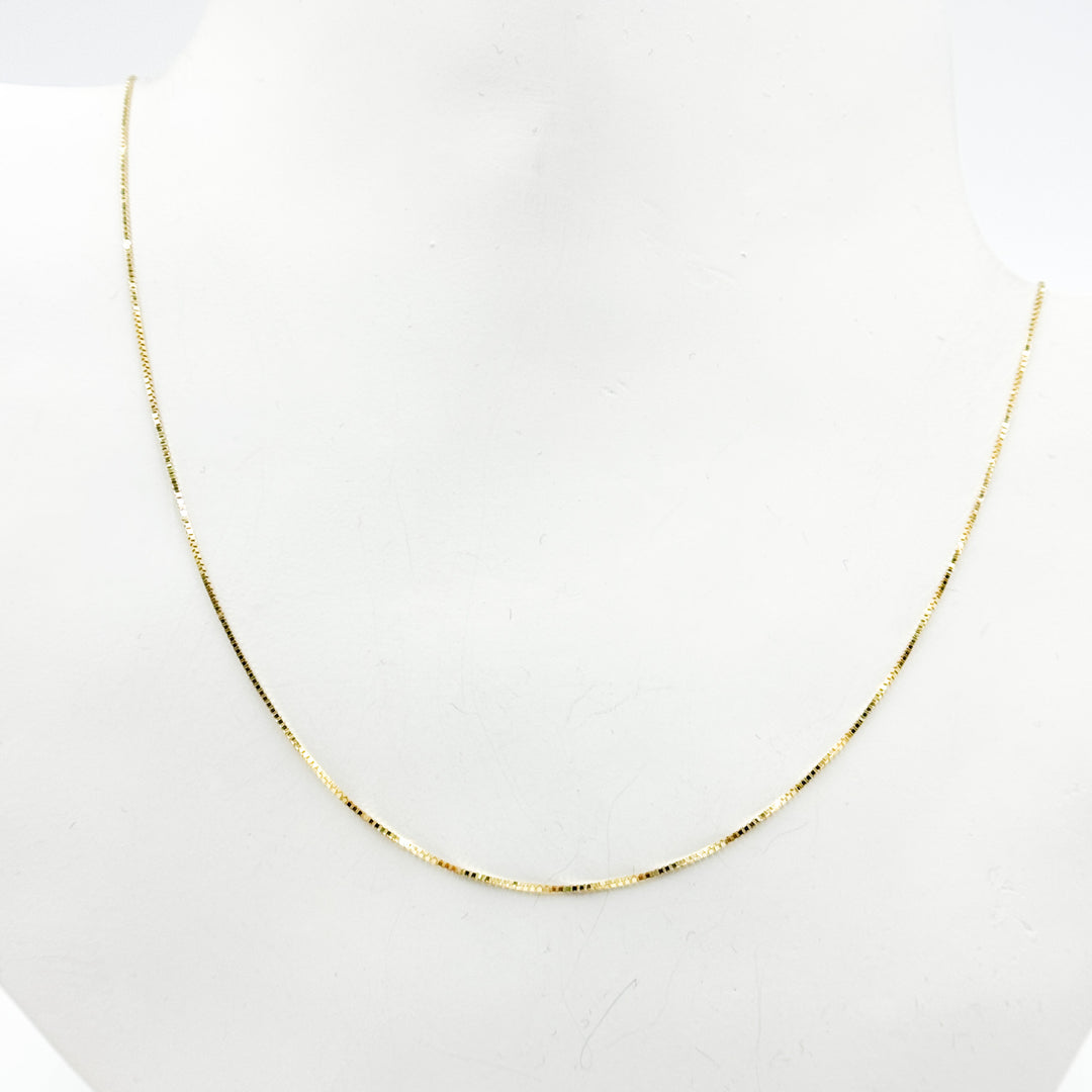 040VED18K. 18K Solid Gold Box Chain