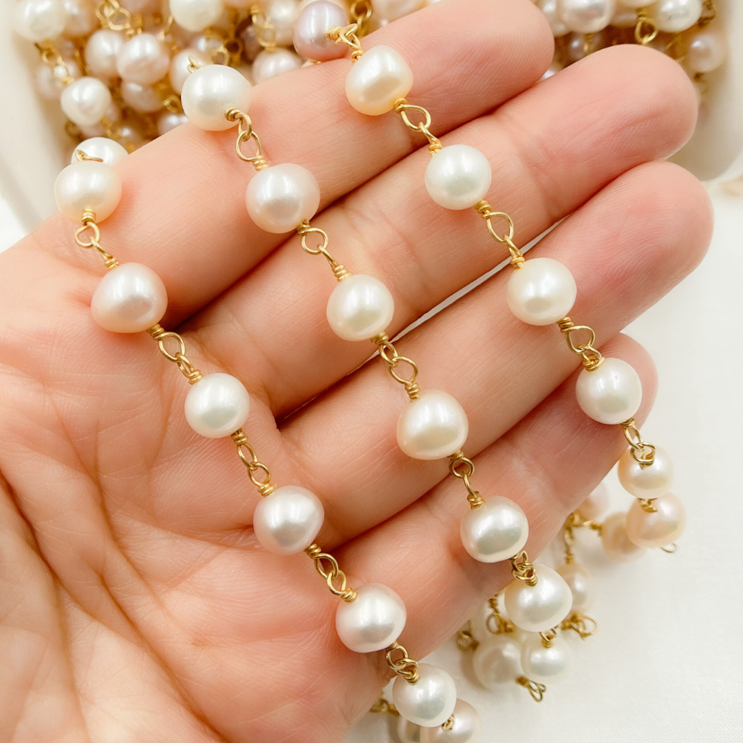 Peach Pearl Round Gold Plated Wire Chain.