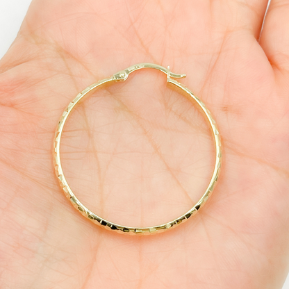 14K Gold Diamond Cut Hoop Earrings.