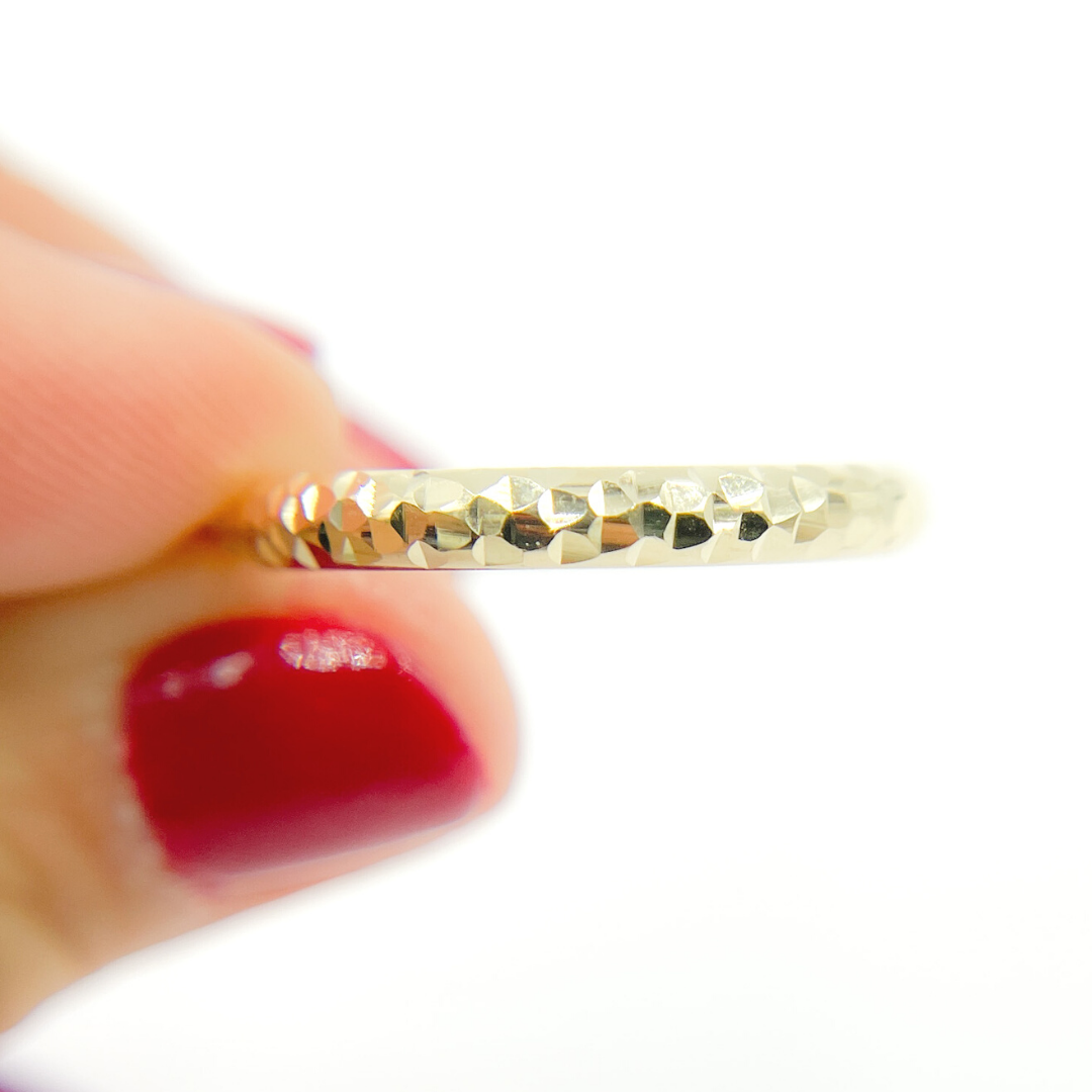 14K Gold Diamond Cut Hoop Earrings.