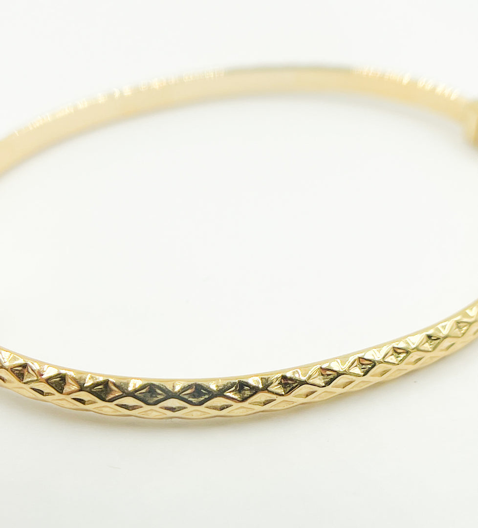 14K Solid Gold Bangle Bracelet.