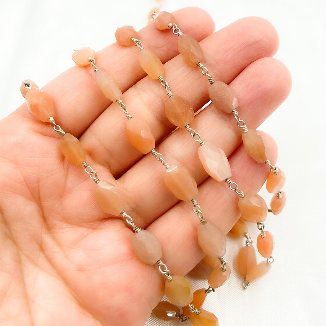 Peach Moonstone Oval Shape Wire Chain. MS63