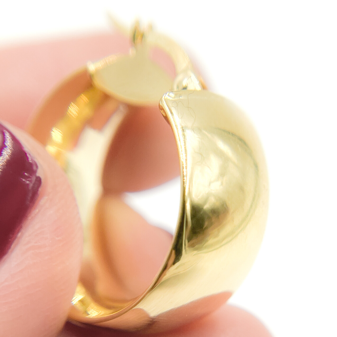 14K Solid Gold Smooth Hoop Earrings.