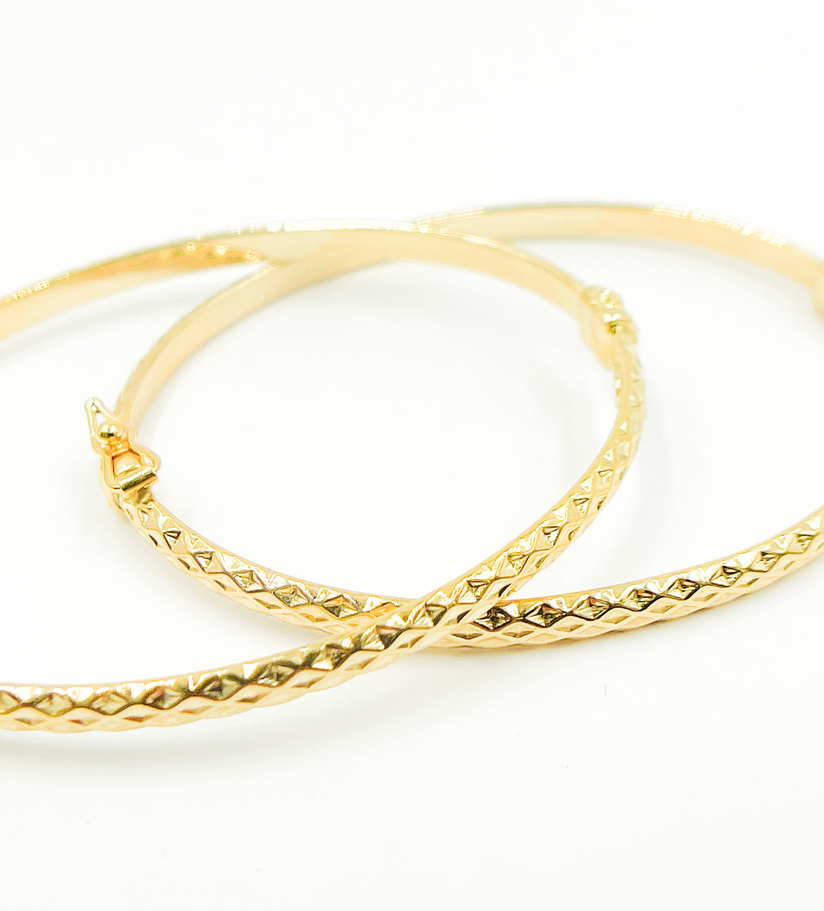 14K Solid Gold Bangle Bracelet.