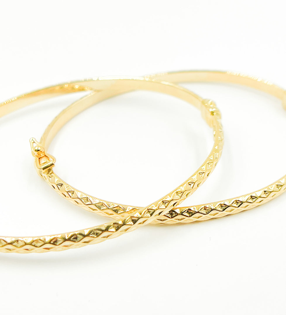 14K Solid Gold Bangle Bracelet.