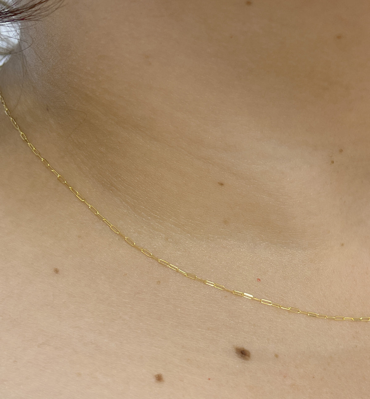 027FVBFVT5. 14k Solid Gold Paperclip Chain