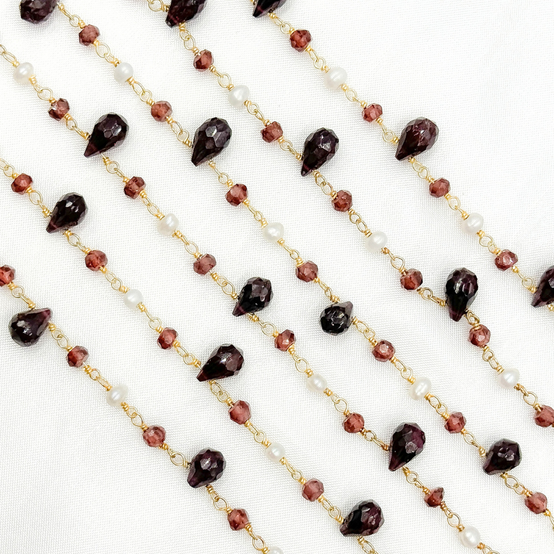 Garnet & Pearl Gold Plated Wire Chain. GAR11