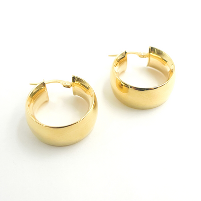 14K Solid Gold Smooth Hoop Earrings.