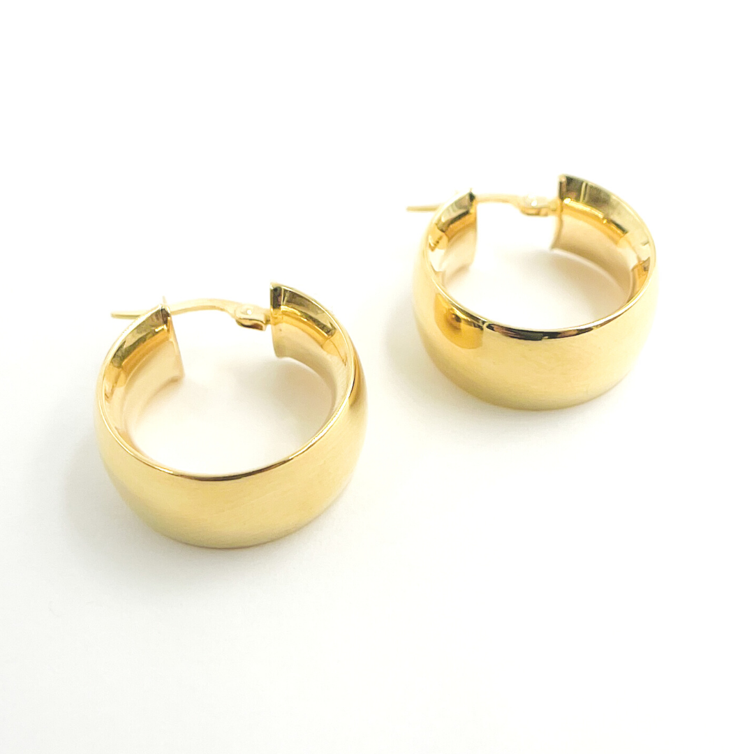 14K Solid Gold Smooth Hoop Earrings.