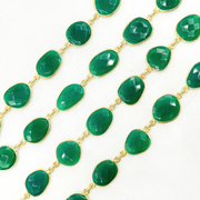 Green Onyx Organic Shape Bezel Gold Plated Wire Chain