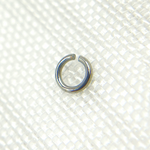 Load image into Gallery viewer, MFT050DE3BR. Black Rhodium 925 Sterling Silver Open Jump Ring. Size: 3mm. Gauge: 24
